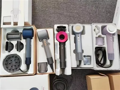 أفضل مجفف شعر للشعر المجعد